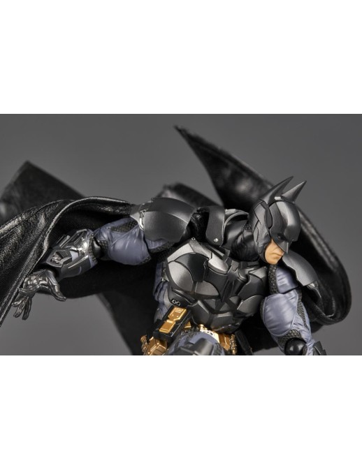 Kaiyodo Amazing Yamaguchi Revoltech No. 040 Batman Arkham Knight Batman