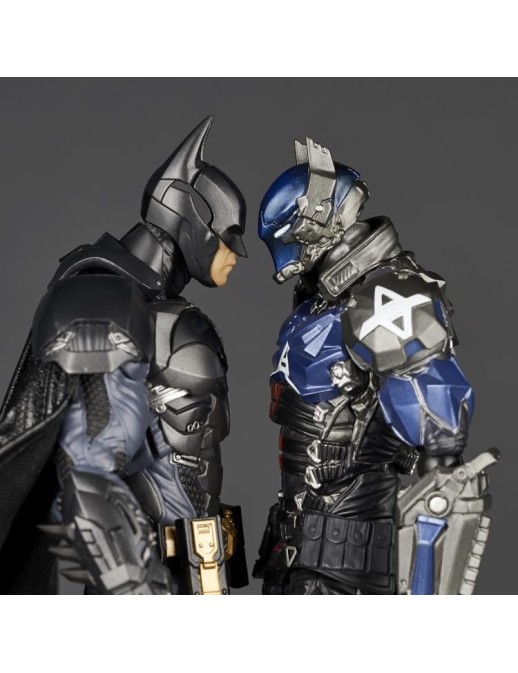 Kaiyodo Amazing Yamaguchi Revoltech No. 040 Batman Arkham Knight Batman