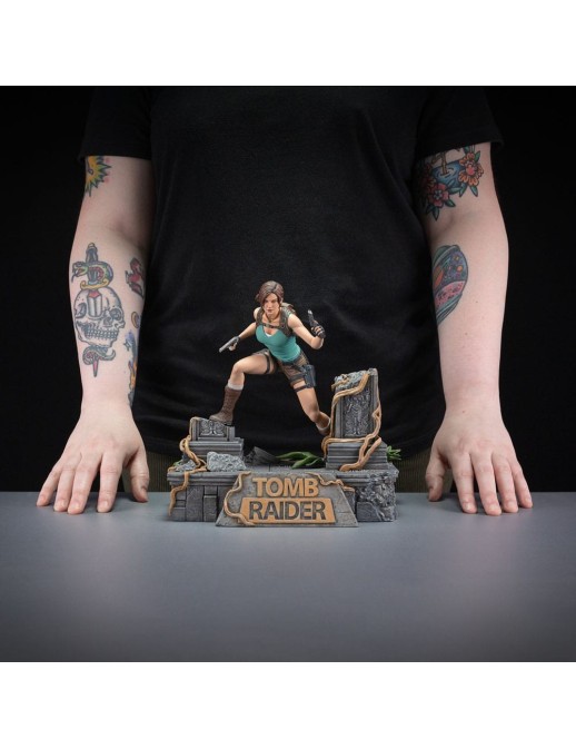 Dark Horse Tomb Raider Lara Croft