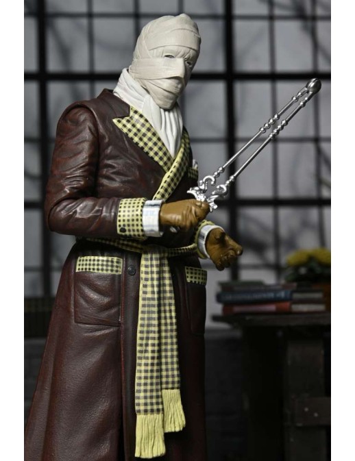 Neca Universal Monsters Ultimate Invisible Man Kemp House Color Version