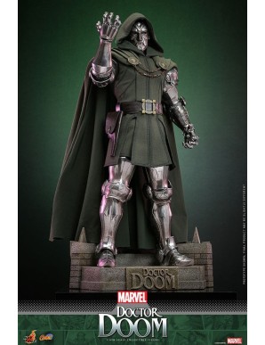 Hot Toys Marvel Comics Doctor Doom 1/6 Scale Collectible Figure