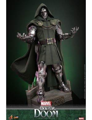 Hot Toys Marvel Comics Doctor Doom 1/6 Scale Collectible Figure
