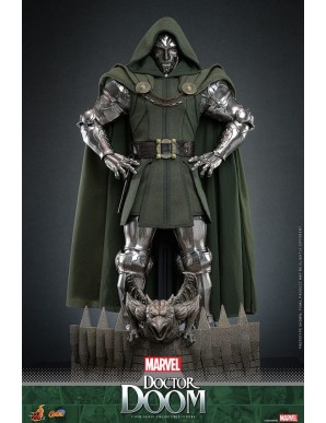 Hot Toys Marvel Comics Doctor Doom 1/6 Scale Collectible Figure
