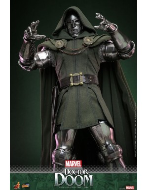 Hot Toys Marvel Comics Doctor Doom 1/6 Scale Collectible Figure
