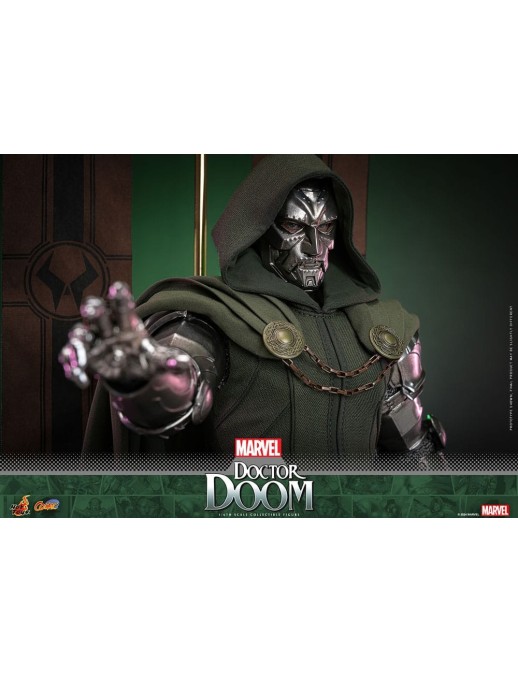 Hot Toys Marvel Comics Doctor Doom 1/6 Scale Collectible Figure