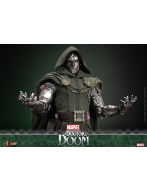 Hot Toys Marvel Comics Doctor Doom 1/6 Scale Collectible Figure