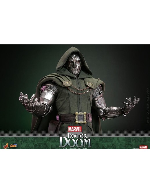 Hot Toys Marvel Comics Doctor Doom 1/6 Scale Collectible Figure