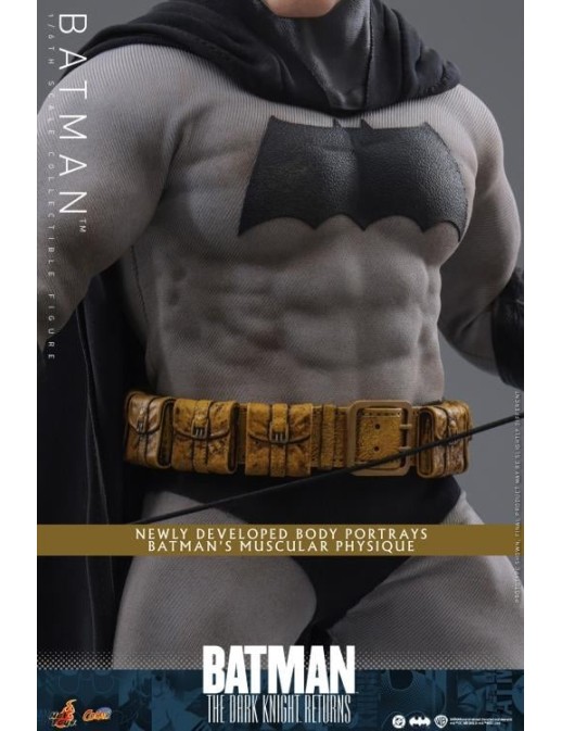 Hot Toys DC Comics Masterpiece Batman The Dark Knight Returns 1/6 Scale Collectible Figure