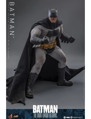 Hot Toys DC Comics Masterpiece Batman The Dark Knight Returns 1/6 Scale Collectible Figure