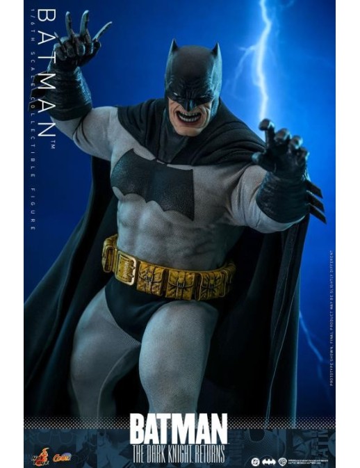 Hot Toys DC Comics Masterpiece Batman The Dark Knight Returns 1/6 Scale Collectible Figure