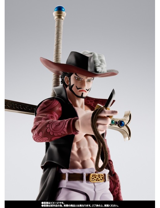 Bandai S.H. Figuarts One Piece Dracule Mihawk Hawk-Eye
