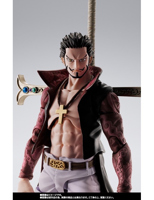 Bandai S.H. Figuarts One Piece Dracule Mihawk Hawk-Eye