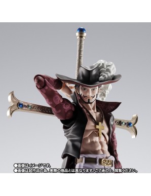 Bandai S.H. Figuarts One Piece Dracule Mihawk Hawk-Eye