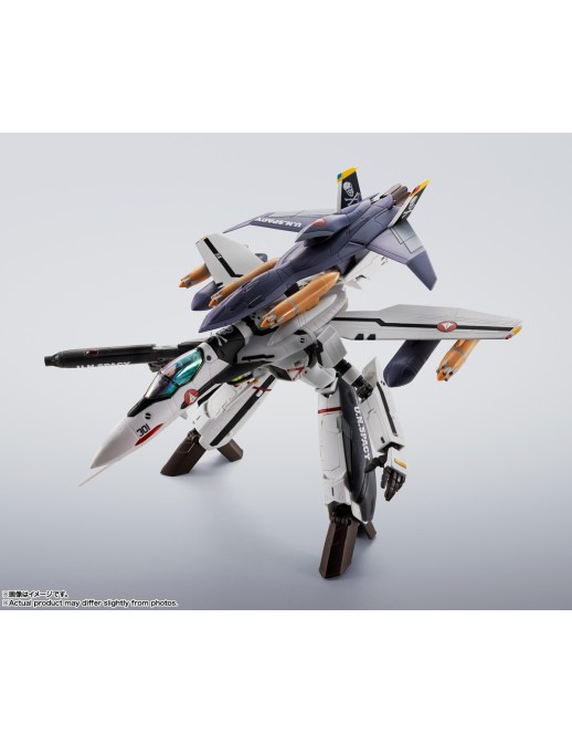 Bandai Hi-Metal R Macross Zero VF-0S Phoenix + QF-2200D-B Ghost Roy Focker Custom