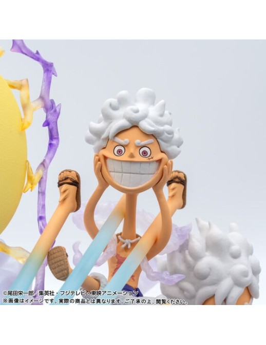 Bandai Premium One Piece World Collectable Figure Premium Monkey D. Luffy Gear 5 Special Figure