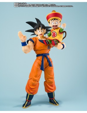 Bandai S.H. Figuarts Dragon Ball Z Son Goku & Kid Son Gohan & Flying Nimbus