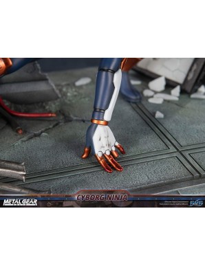 First 4 Figures Metal Gear Solid Cyborg Ninja Gray Fox
