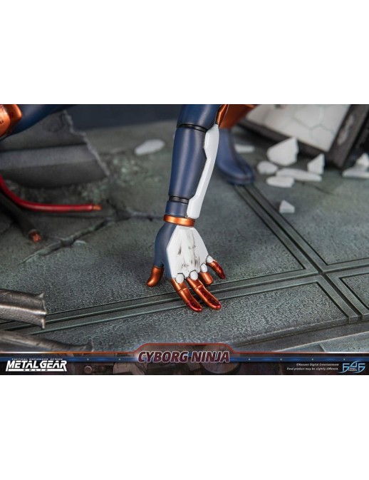 First 4 Figures Metal Gear Solid Cyborg Ninja Gray Fox