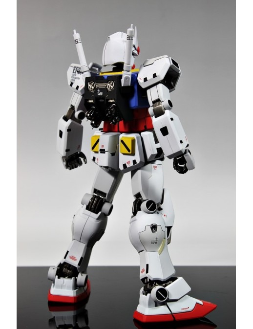 Bandai Master Grade MG 1/100 Mobile Suit Gundam RX-78-2 Gundam Ver.Ka