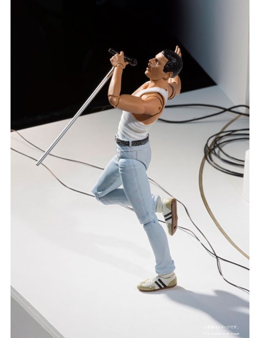 Bandai S.H. Figuarts The Queen Freddie Mercury Live Aid 1985