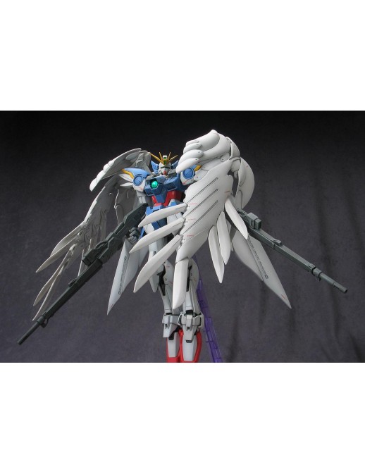 Bandai Master Grade MG 1/100 Mobile Suit Gundam XXXG-00W0 Wing Gundam Zero Custom EW Version
