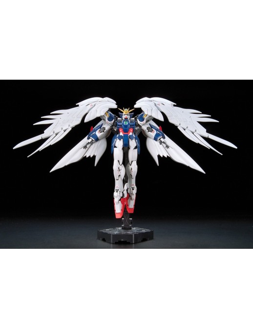 Bandai Real Grade RG 1/144 Mobile Suit Gundam XXXG-00W0 Wing Gundam Zero EW Version