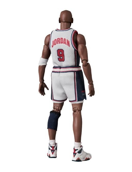Medicom Toy MAFEX Michael Jordan 1992 Team USA