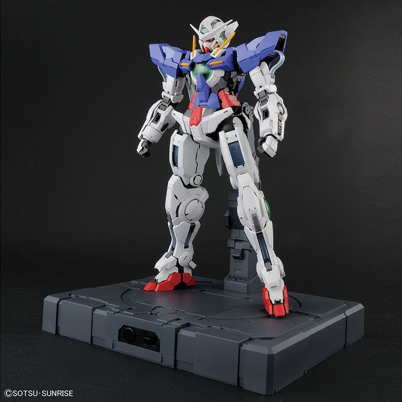 BANDAI PERFECT GRADE PG 1/60 MOBILE SUIT GUNDAM GN-001 GUNDAM EXIA