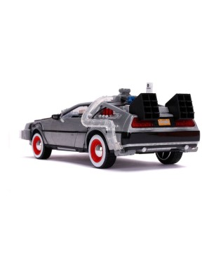 Jada Toys Diecast Model 1/24 Scale Back To The Future III DMC Delorean Time Machine