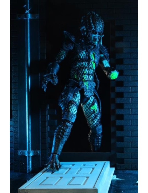 Neca The Predator 2 Ultimate Damaged City Hunter