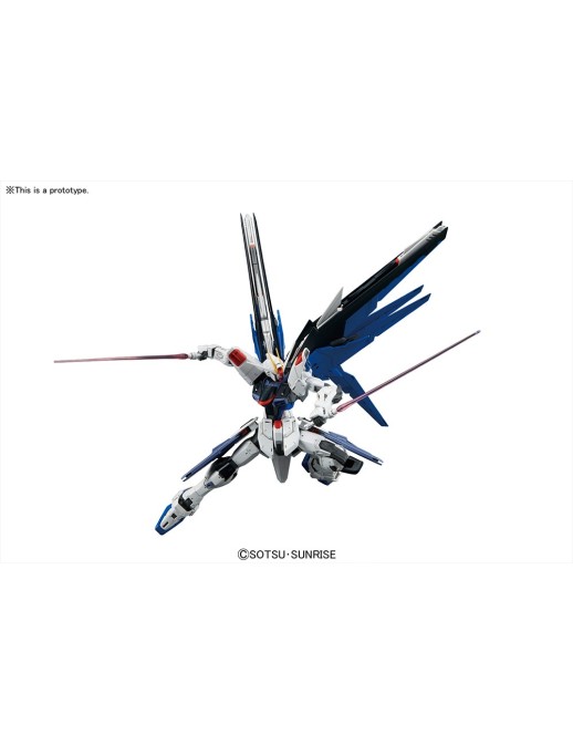 Bandai Master Grade MG 1/100 Mobile Suit Gundam ZGMF-X10A Freedom Gundam 2.0 Version