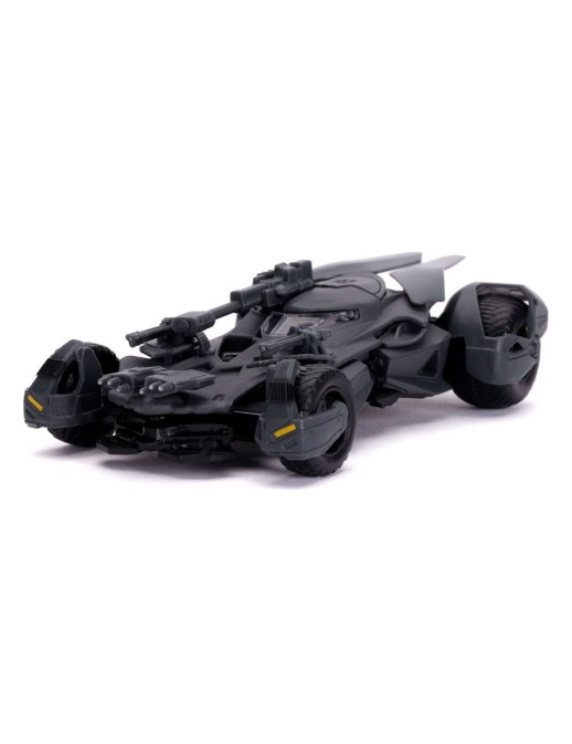 Jada Toys Diecast Model 1/32 Scale Justice League Batmobile with Figure