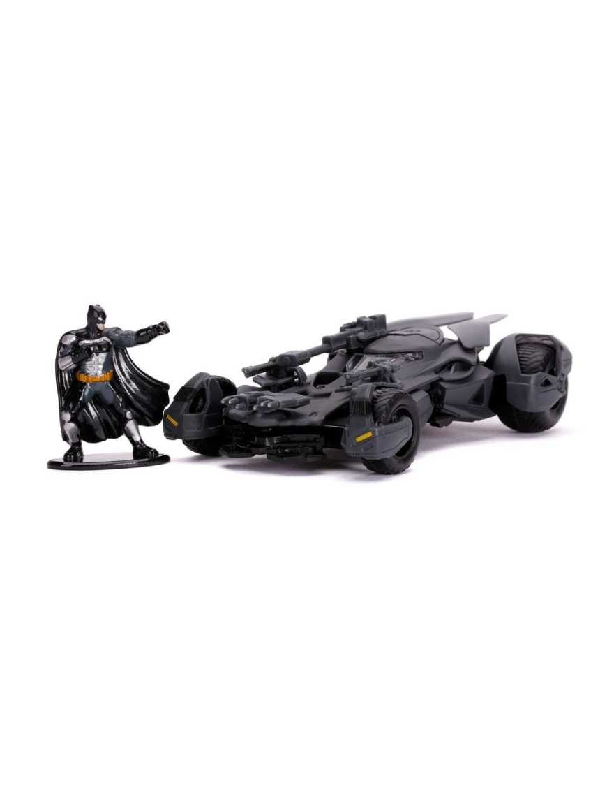 Jada Toys Diecast Model 1/32 Scale Justice League Batmobile with Figure Jada Toys Diecast Model 1/32 Scale Justice League Batmobile with Figure