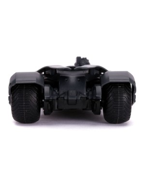 Jada Toys Diecast Model 1/32 Scale Justice League Batmobile with Figure