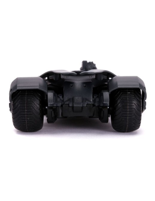 Jada Toys Diecast Model 1/32 Scale Justice League Batmobile with Figure