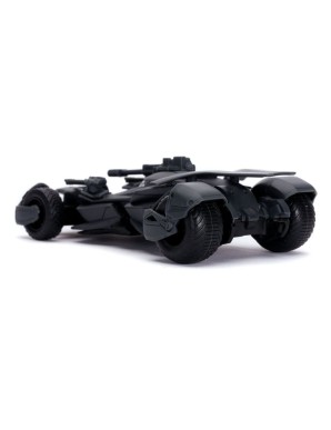 Jada Toys Diecast Model 1/32 Scale Justice League Batmobile with Figure