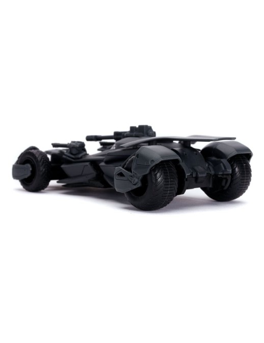 Jada Toys Diecast Model 1/32 Scale Justice League Batmobile with Figure