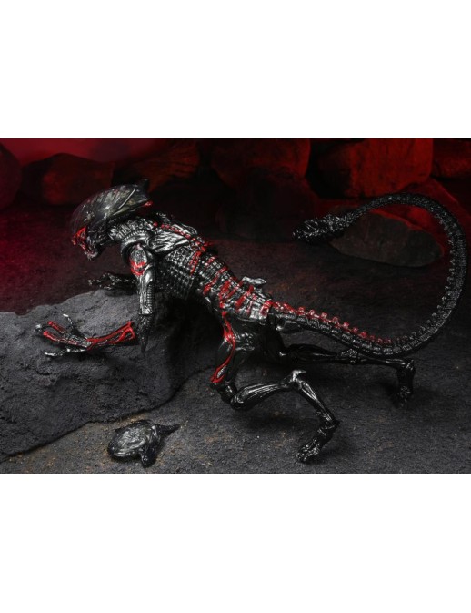 Neca Alien Night Cougar Alien Kenner Tribute