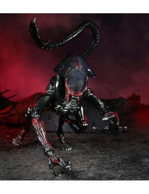 Neca Alien Night Cougar Alien Kenner Tribute