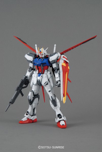 BANDAI MASTER GRADE MG 1/100 MOBILE SUIT GUNDAM GAT-X105+AQM/E-X01 AILE STRIKE GUNDAM VERSION RM