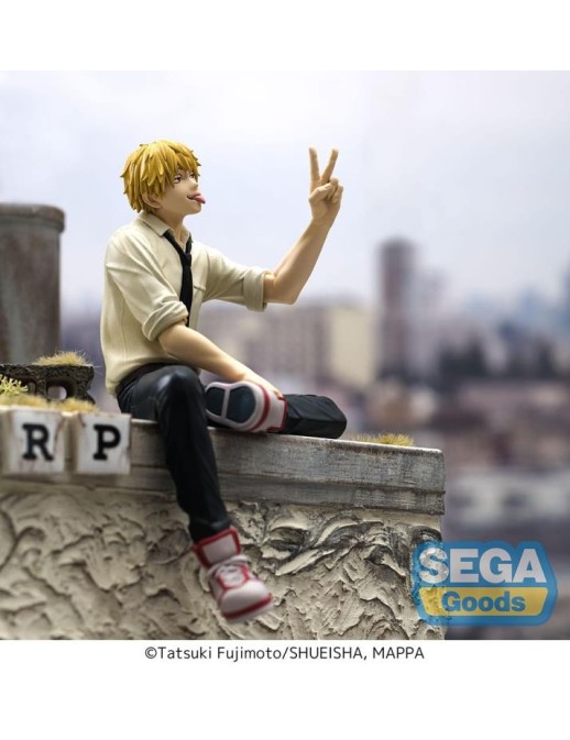 Sega Premium Perching Figure Chainsaw Man Denji