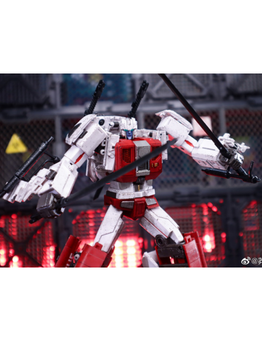 Generation Toys GT-08 Transformers Guardian Battle Damage Version